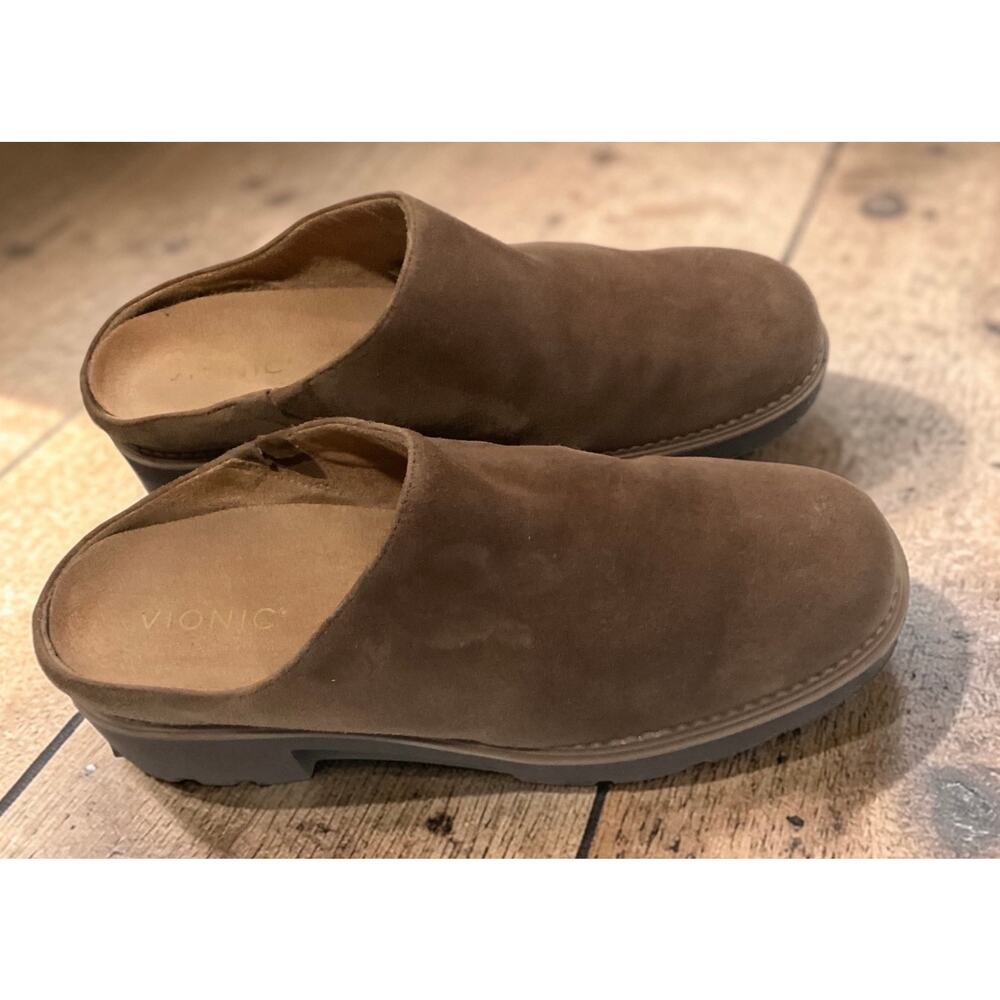 Vionic Fairfax Women's Clogs lug sole Hazelnut Brown Waxed Suede Size 10
